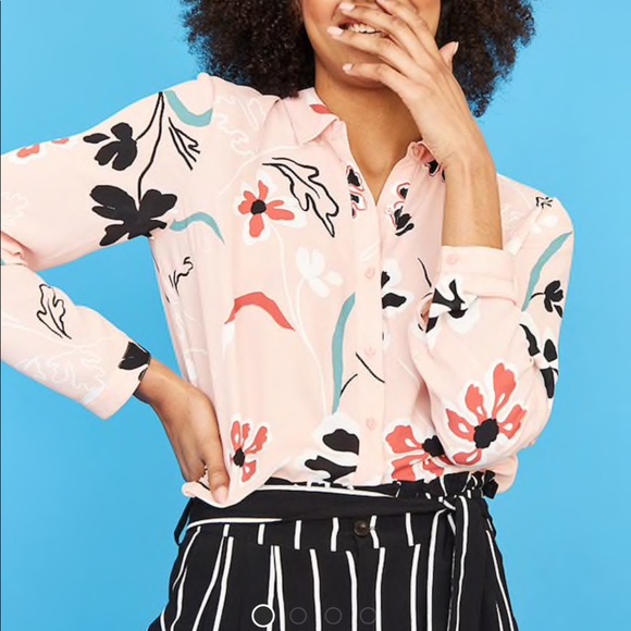 Forever 21 Tops - Pink floral button down blouse